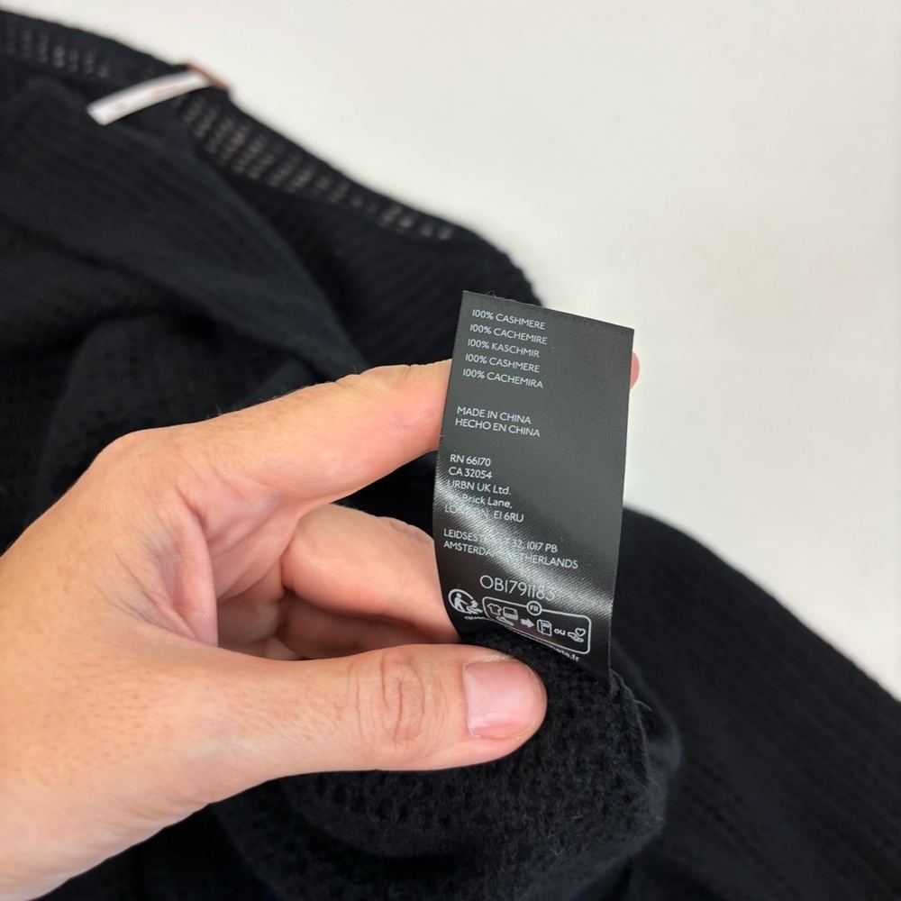 Free People Wednesday Cashmere Sweater in Black Size S - Picture 9 of 11